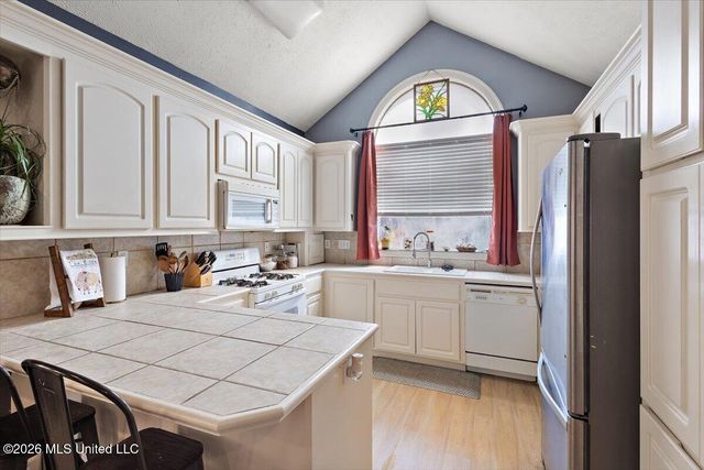 15 Ashland Avenue, Brandon, MS 39047