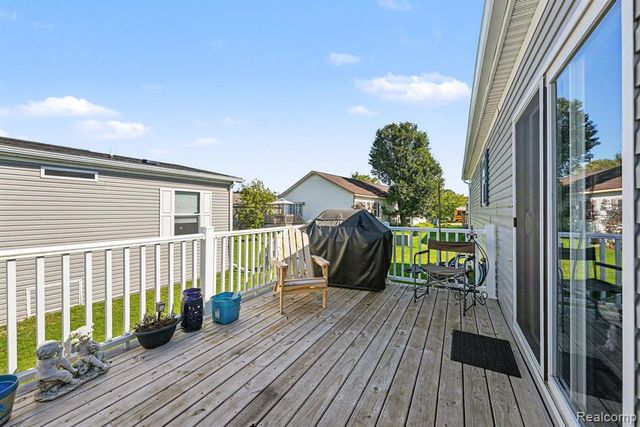 16125 Suffolk Drive, Holly, MI 48442