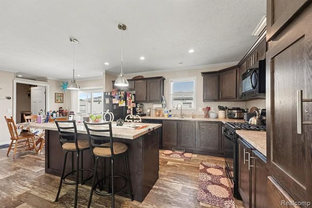 16125 Suffolk Drive, Holly, MI 48442