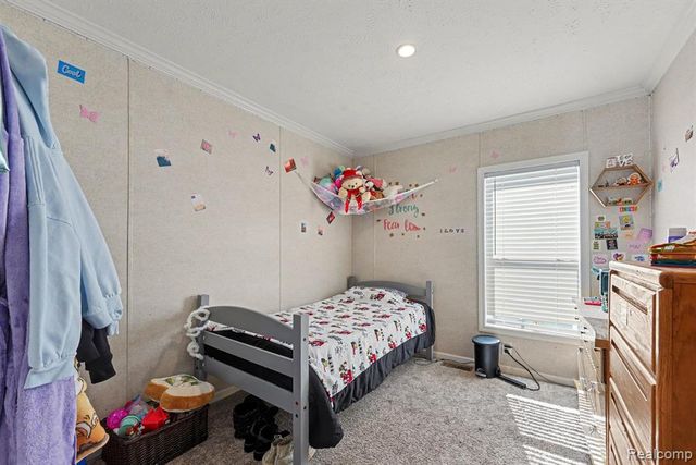 16125 Suffolk Drive, Holly, MI 48442