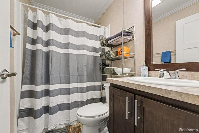 16125 Suffolk Drive, Holly, MI 48442