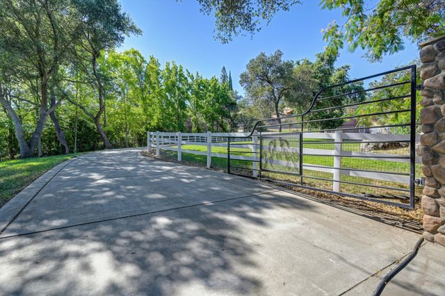 5249 Abbott Rd, Penryn, CA 95663