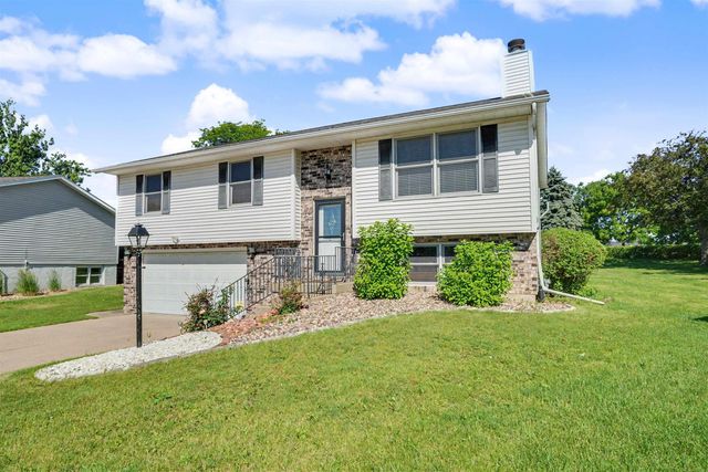 455 Tannin Court, Dubuque, IA 52003