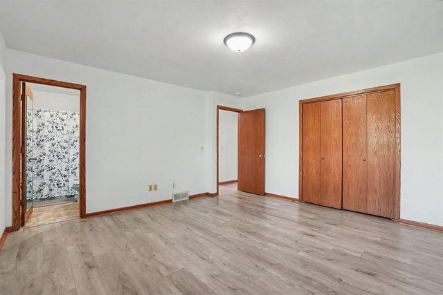 455 Tannin Court, Dubuque, IA 52003
