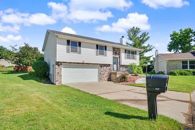 455 Tannin Court, Dubuque, IA 52003