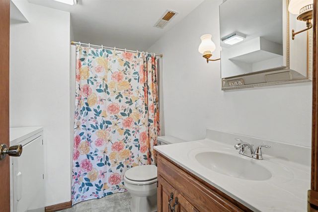 455 Tannin Court, Dubuque, IA 52003