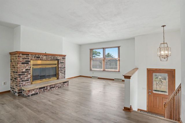455 Tannin Court, Dubuque, IA 52003