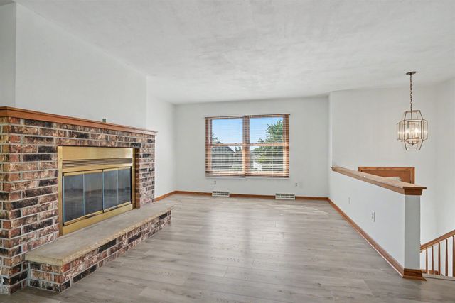455 Tannin Court, Dubuque, IA 52003