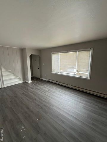22763 Almond Avenue, Eastpointe, MI 48021