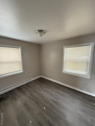 22763 Almond Avenue, Eastpointe, MI 48021