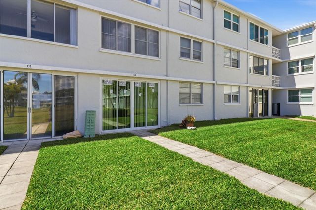 4895 BAY STREET NE 110, St Petersburg, FL 33703