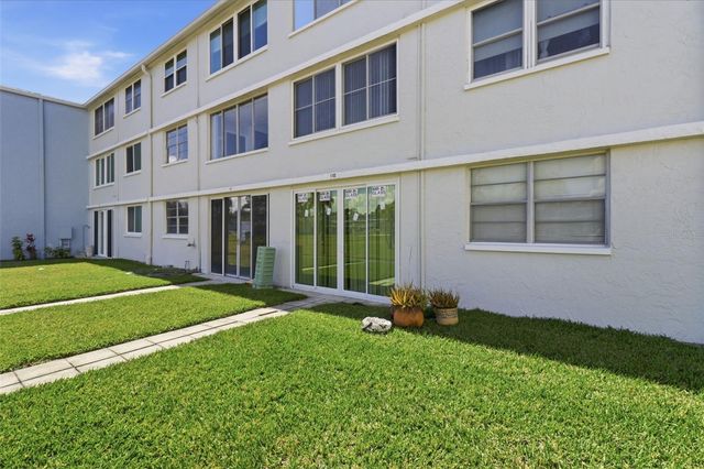 4895 BAY STREET NE 110, St Petersburg, FL 33703