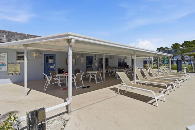 4895 BAY STREET NE 110, St Petersburg, FL 33703