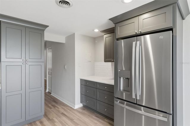 4895 BAY STREET NE 110, St Petersburg, FL 33703