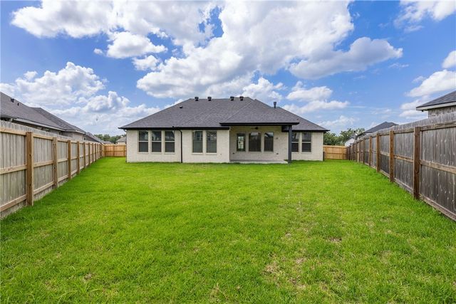 3565 Chantilly Path, Bryan, TX 77808