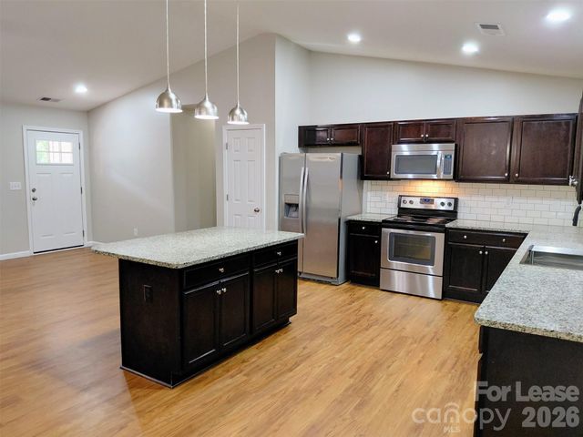 3400 New Hampshire Drive, Charlotte, NC 28227