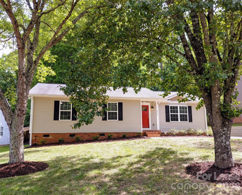 3400 New Hampshire Drive, Charlotte, NC 28227