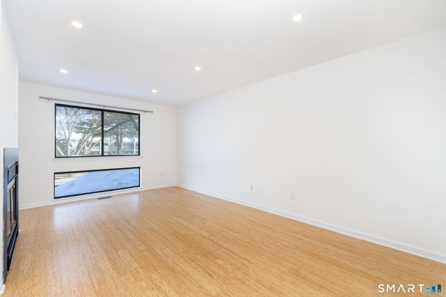 78 Crossroads Lane 78, Glastonbury, CT 06033