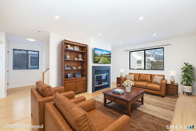 78 Crossroads Lane 78, Glastonbury, CT 06033