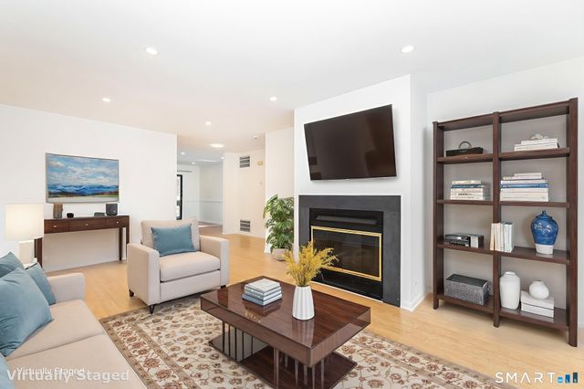 78 Crossroads Lane 78, Glastonbury, CT 06033