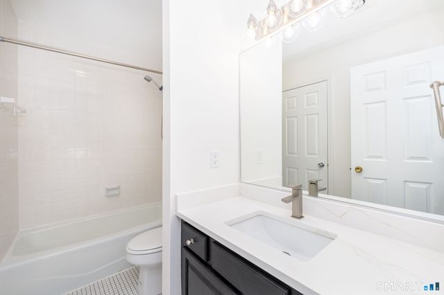 78 Crossroads Lane 78, Glastonbury, CT 06033