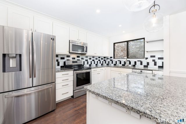 78 Crossroads Lane 78, Glastonbury, CT 06033