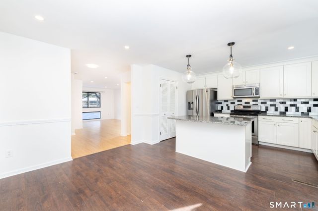 78 Crossroads Lane 78, Glastonbury, CT 06033