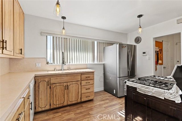 340 E Shamrock, Rialto, CA 92376