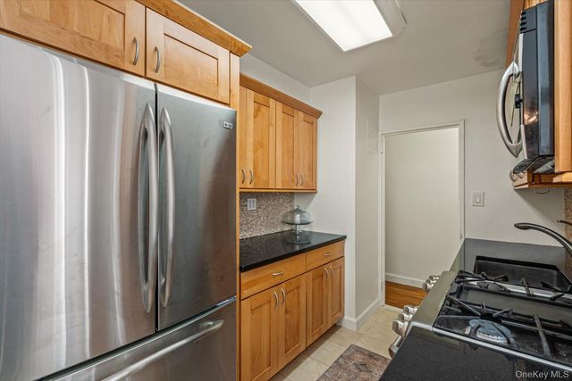 72-10 112th Street 3B, Forest Hills, NY 11375