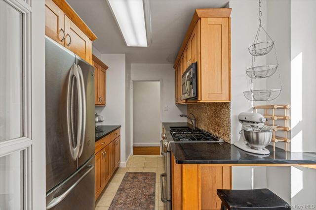 72-10 112th Street 3B, Forest Hills, NY 11375