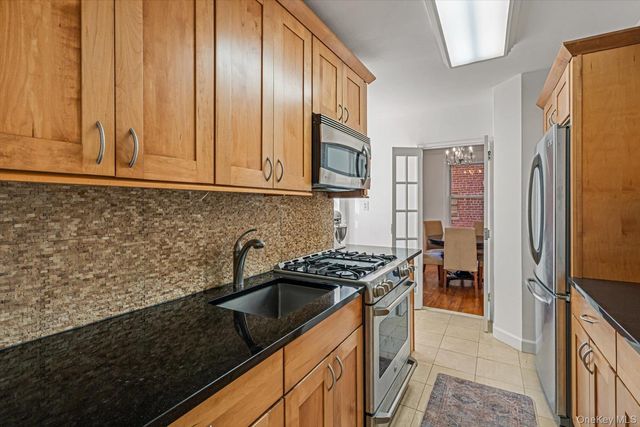 72-10 112th Street 3B, Forest Hills, NY 11375