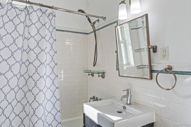 72-10 112th Street 3B, Forest Hills, NY 11375