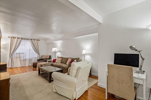 72-10 112th Street 3B, Forest Hills, NY 11375