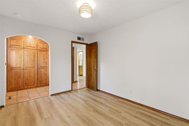 2201 Paseo de los Chamisos, Santa Fe, NM 87505