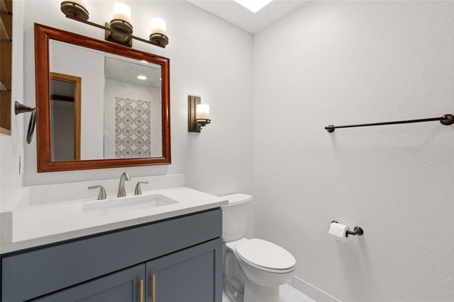 2201 Paseo de los Chamisos, Santa Fe, NM 87505