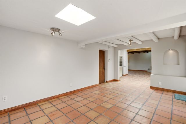 2201 Paseo de los Chamisos, Santa Fe, NM 87505