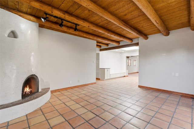 2201 Paseo de los Chamisos, Santa Fe, NM 87505