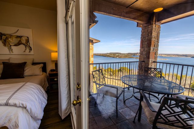 504 Eagle Point, Graford, TX 76449