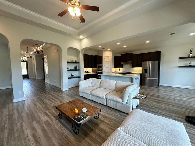 240 Brentwood DR, Austin, TX 78737