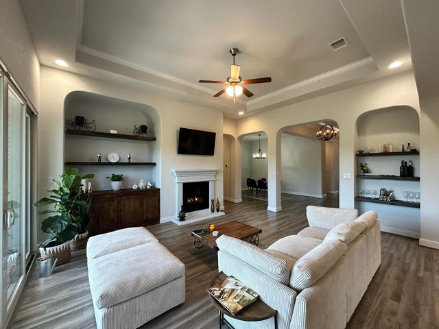 240 Brentwood DR, Austin, TX 78737