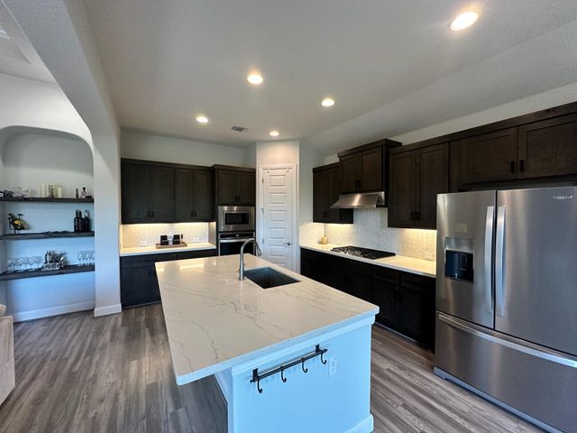 240 Brentwood DR, Austin, TX 78737