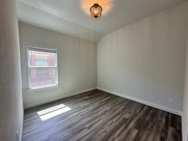 240 Brentwood DR, Austin, TX 78737