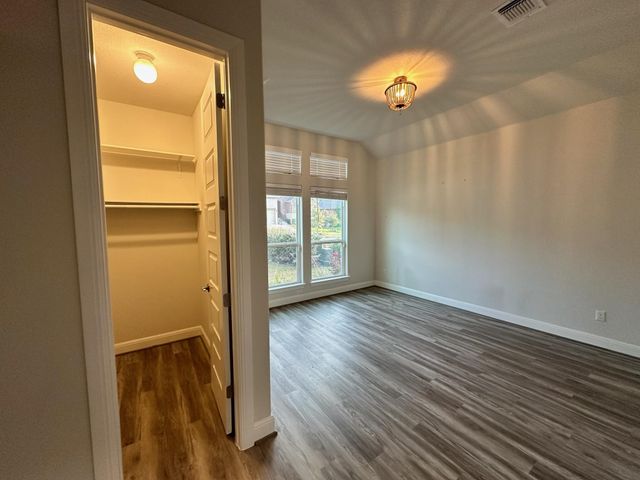 240 Brentwood DR, Austin, TX 78737
