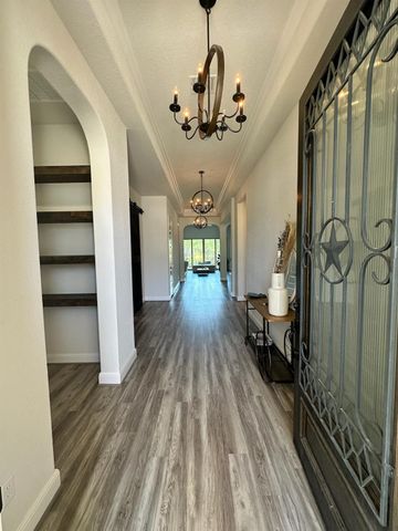 240 Brentwood DR, Austin, TX 78737