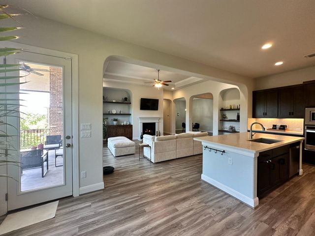 240 Brentwood DR, Austin, TX 78737