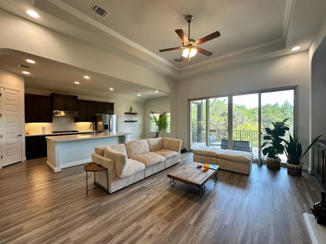 240 Brentwood DR, Austin, TX 78737