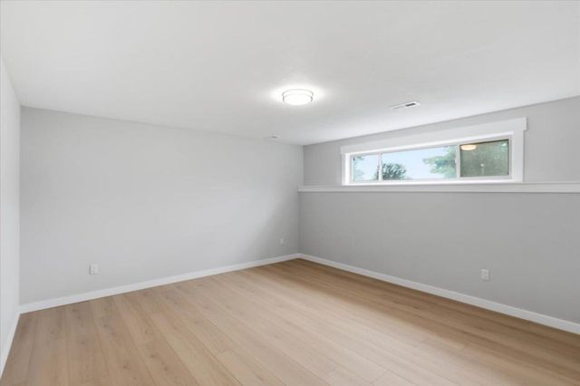 5621 S Conklin Rd, Greenacres, WA 99016