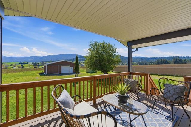 5621 S Conklin Rd, Greenacres, WA 99016