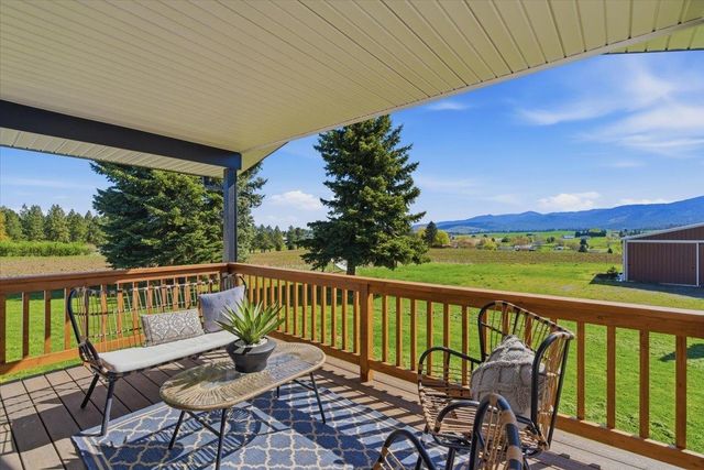 5621 S Conklin Rd, Greenacres, WA 99016