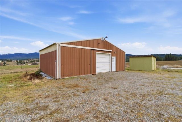 5621 S Conklin Rd, Greenacres, WA 99016
